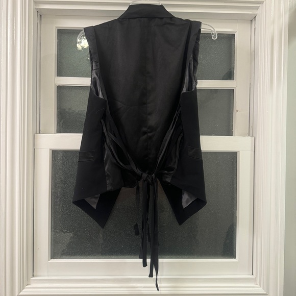 Nanette Lepore, black short vest with tie, size 8 - Picture 2 of 5